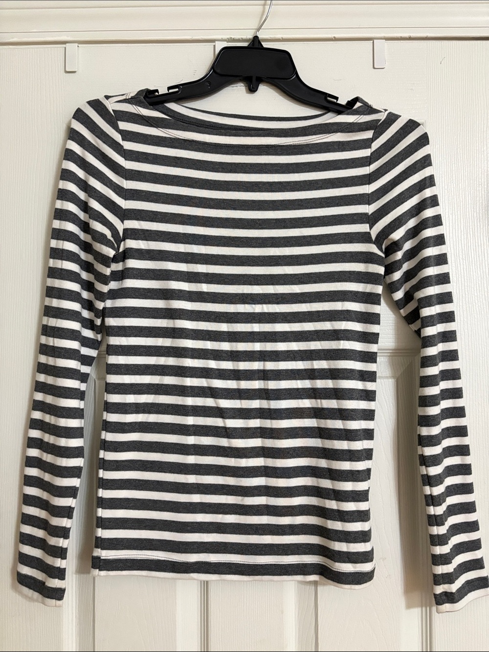 Striped Long-Sleeve Boatneck Top in Gray & White